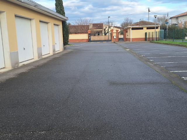 Garage vente à Toulouse, Aucamville