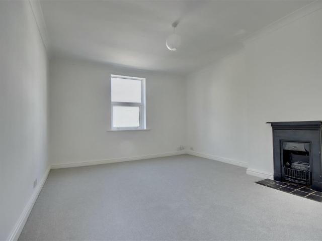 Townhouse for rent in Southsea, City Of Portsmouth
