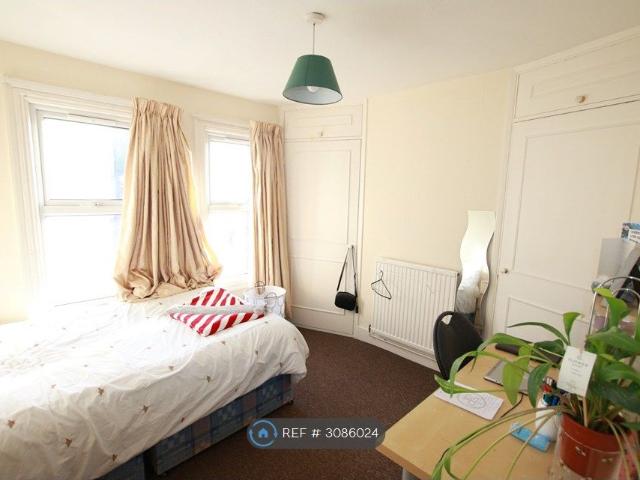 House for rent in Newtown, Reading