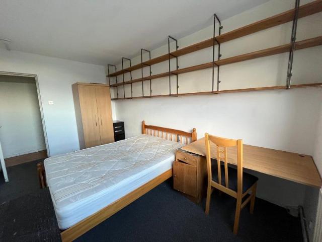 Room for rent in Kennington, Greater London