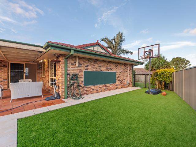 House for sale in Nudgee Beach
