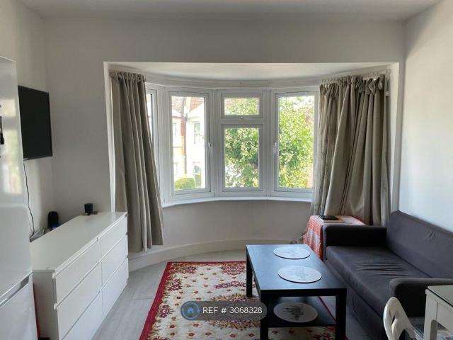 Apartment for rent in The Hyde, Greater London