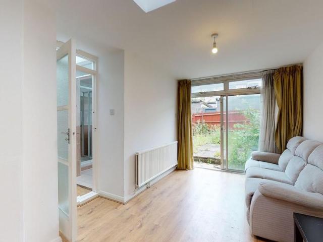 House for rent in West Hendon, The Hyde