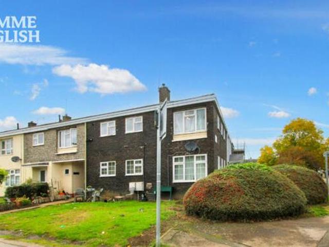 House for sale in Lee Chapel, Essex