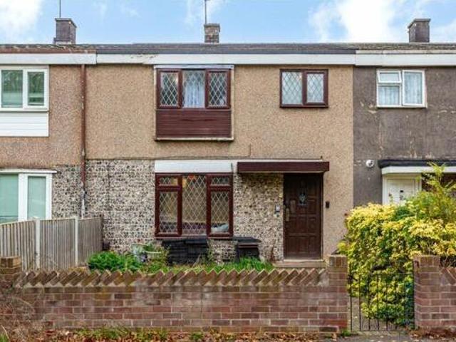 House for sale in Lee Chapel, Essex
