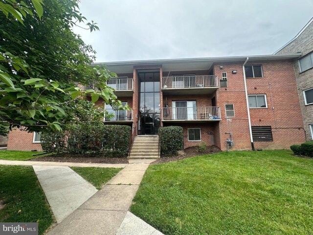 Condo for sale in Alexandria