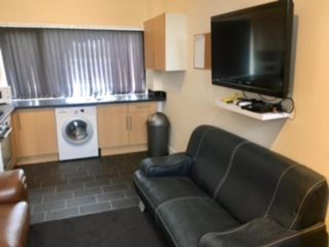 Room for rent in Roby Mill, Lancashire