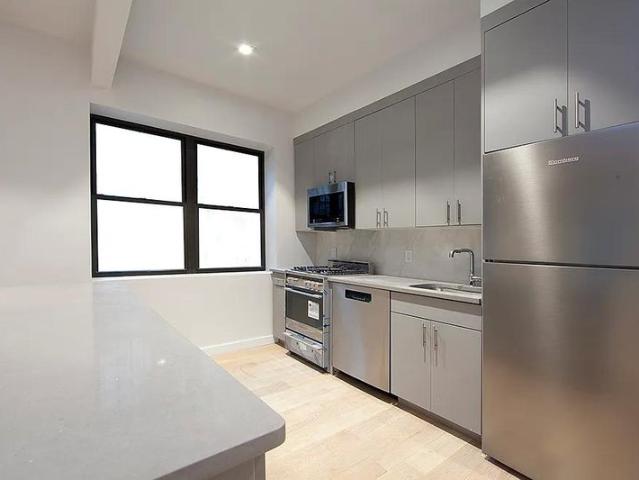 Room for rent in Arverne, New York