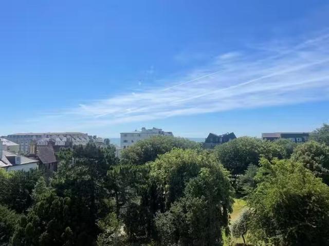 House for sale in Sandgate