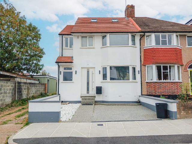 House for rent in London Borough of Richmond upon Thames, Greater London