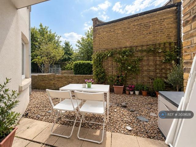 Apartment for rent in Old Ford, Bow