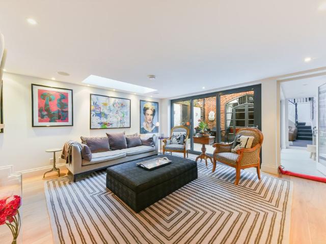 Apartment for rent in Brook Green, Greater London