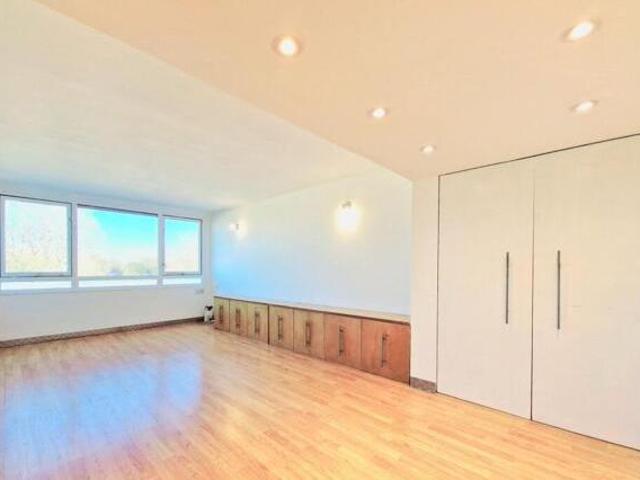 House for sale in Brentford End, Greater London