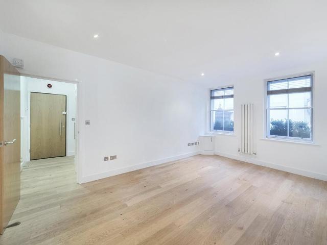Apartment for rent in St Clement Danes, Greater London