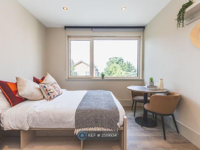 Room for rent in Southfields, Greater London