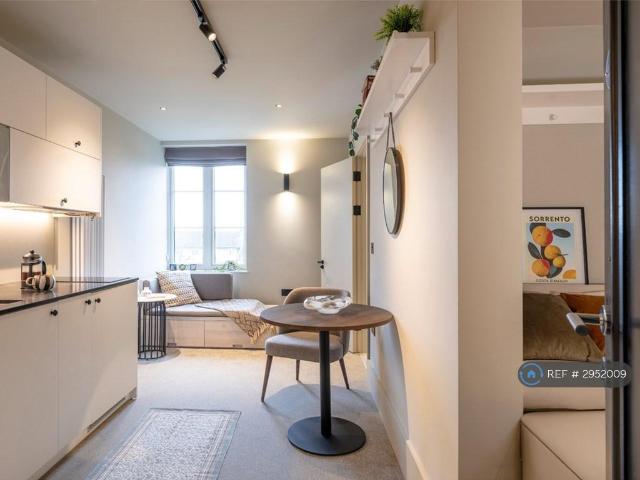 House for rent in Southfields, Greater London