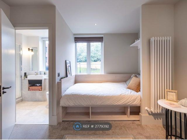 Studio for rent in Southfields, Greater London