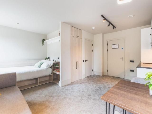 Studio for rent in London Borough of Wandsworth, Greater London