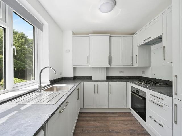 Apartment for rent in Southfields, Greater London