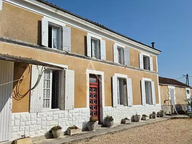 Maison vente à Saint-Jean-d'Angély, Nouvelle-Aquitaine