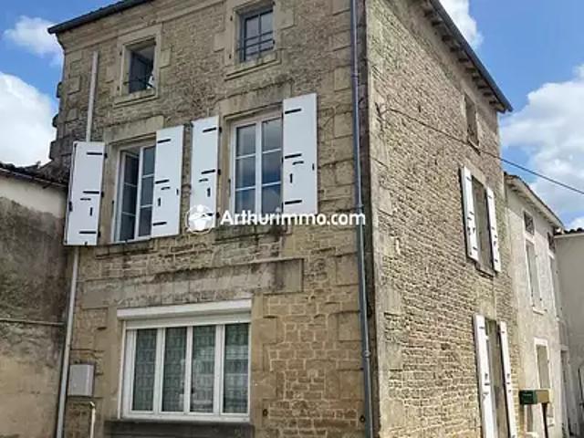 Maison location à Saint-Jean-d'Angély, Aulnay