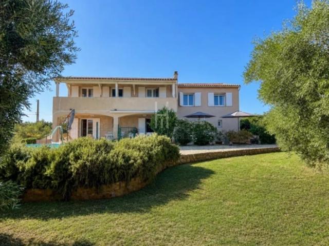 Maison vente à Arles, Aureille