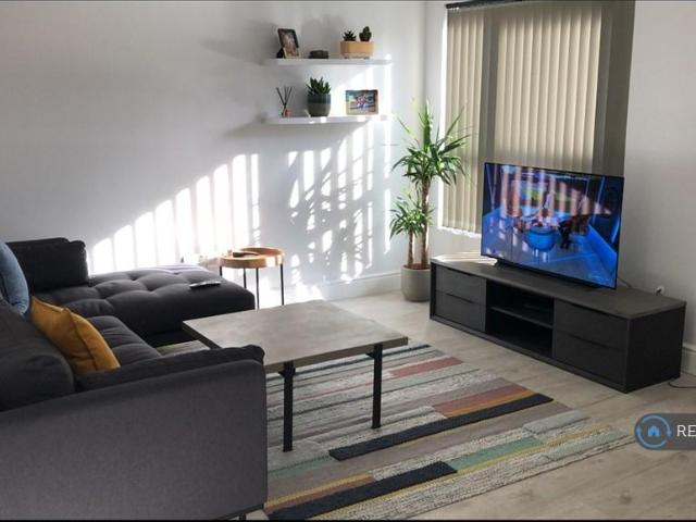 Apartment for rent in Carshalton Beeches, Greater London
