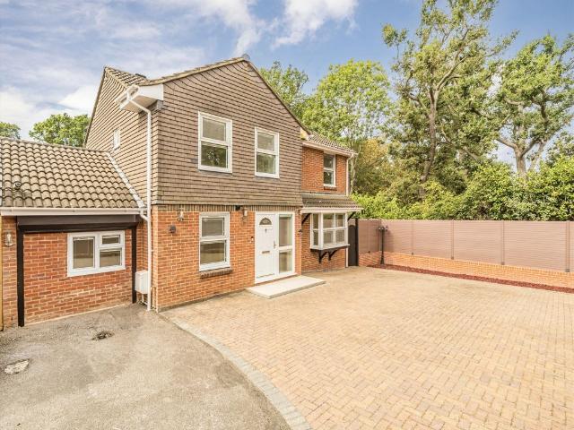 Apartment for rent in Cuddington, Epsom and Ewell