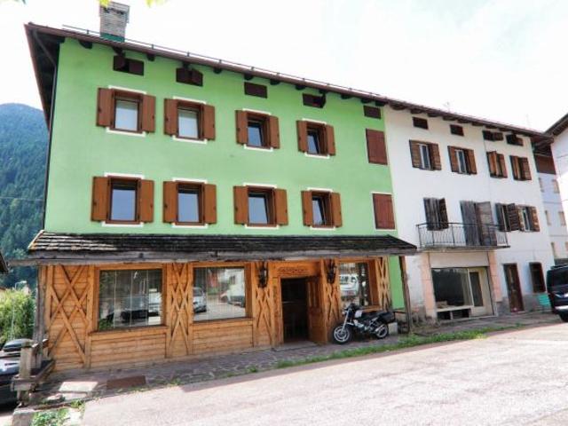 Locale Commerciale in vendita a Villapiccola