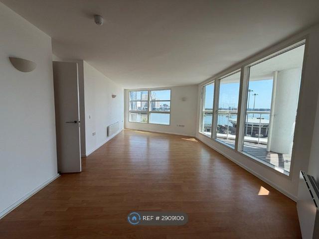 Apartment for rent in Blackwall, Greater London