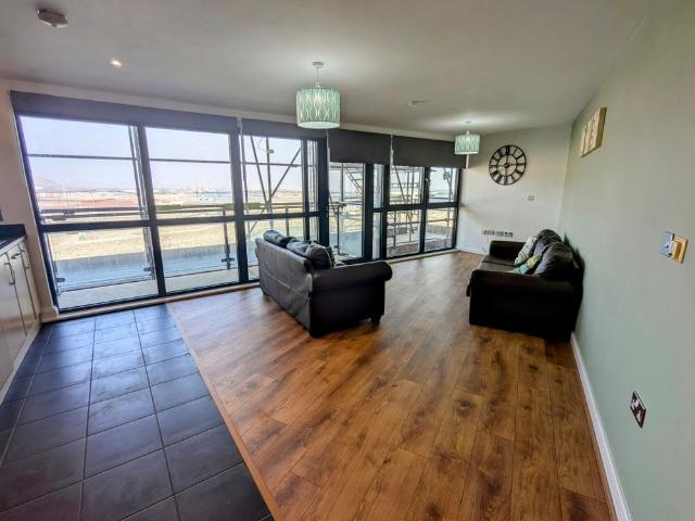 Apartment for rent in Nangreaves, Wales