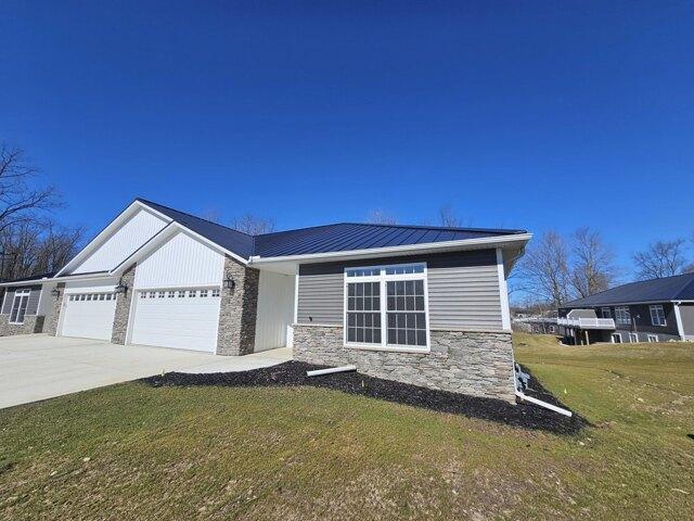 Condo for sale in Hillsdale