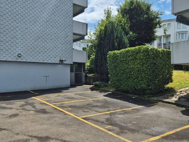 Garage mieten in Einigen, Zürich