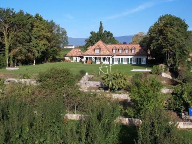 Haus kaufen in Etoy, Waadt