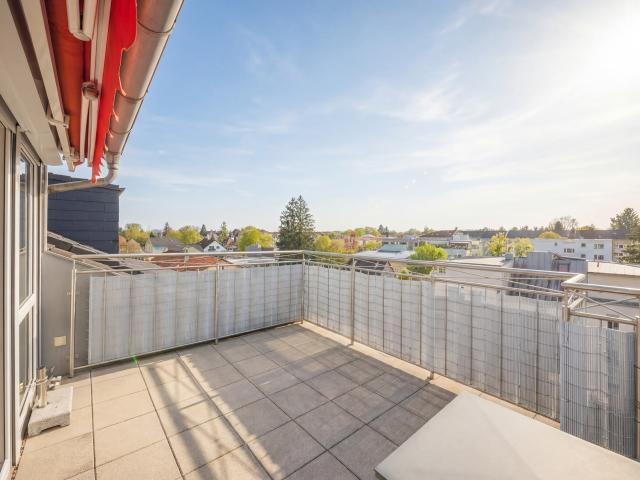 Dachgeschosswohnung kaufen in Berg am Laim, München