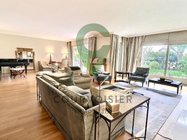 Wohnung kaufen in Pully, Waadt