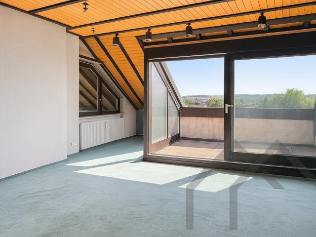 Dachgeschosswohnung kaufen in Blieskastel, Saarpfalz-Kreis
