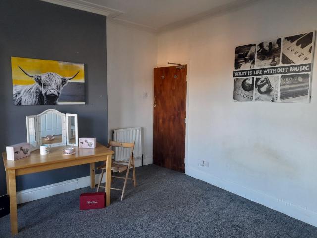 Studio for rent in Austhorpe, West Yorkshire