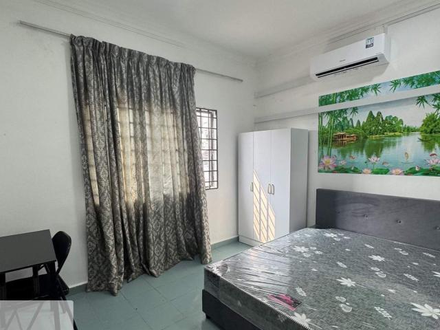 Room for rent in Taman Mount Austin, Tebrau