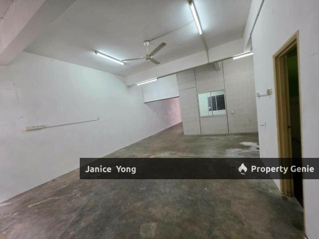 Shop for rent in Taman Mount Austin, Tebrau