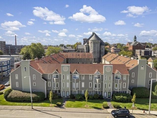 Condo for sale in Lowell, Massachusetts
