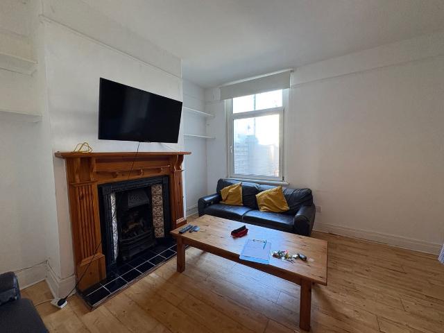 House for rent in The Colonies, Cardiff