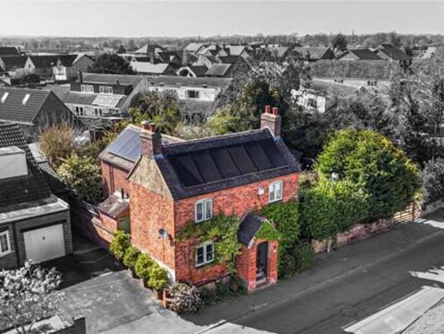 House for sale in Gun Hill, Warwickshire