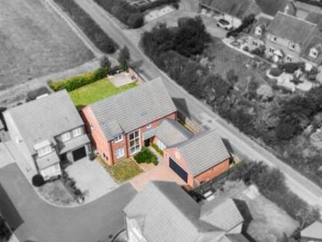 House for sale in Gun Hill, Warwickshire
