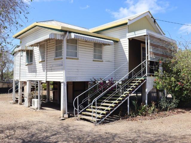 House for sale in Collinsville