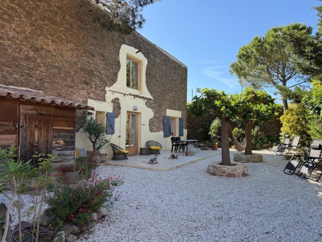 Maison vente à Narbonne, Escales
