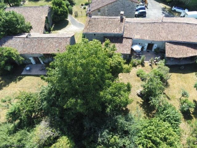 Maison vente à Confolens, Champagne-mouton
