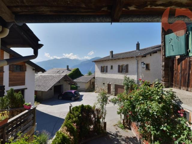 Zweifamilienhaus kaufen in Lens, Wallis