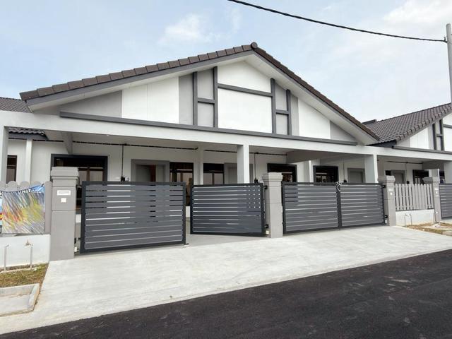 Terraced House for sale in Malaka