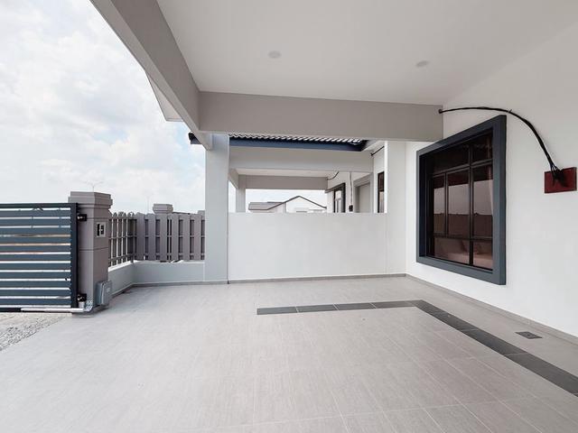 Terraced House for sale in Malaka